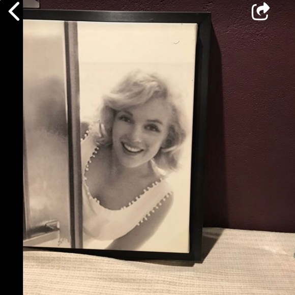 Marilyn Monroe pictures - Picture 2 of 3